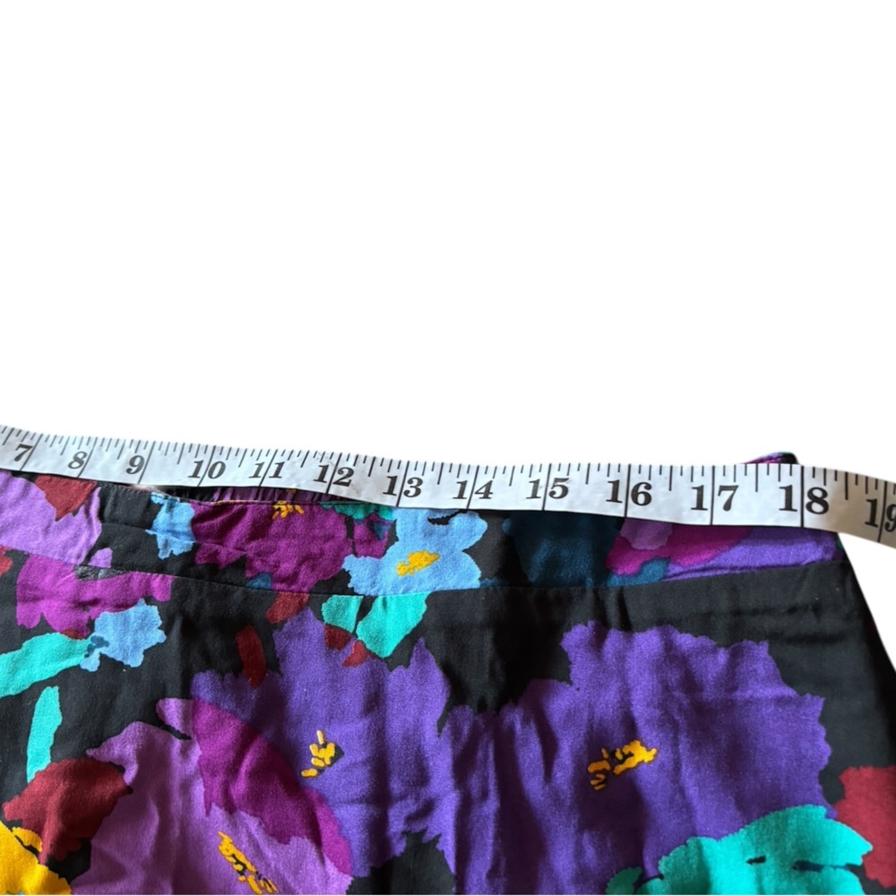 AnyBody A-Line Skirt - Black with Multicolor Floral 52 % Viscose 48% Cotton - Picture 6 of 7